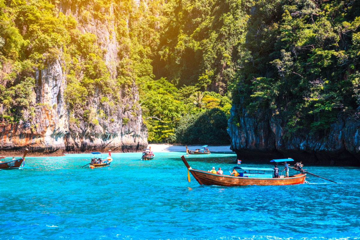 Maya Bay Lagoon Ko Phi Phi Thailand